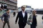 Assen 25 juli 2023
Rechtszaak Thijs Romer in de rechtbank van Assen Zijn moeder vader  Peter Romer en stiefmoeder kwamen met hem mee. Zijn advocaat is Wikke Monster