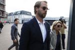 Assen 25 juli 2023
Rechtszaak Thijs Romer in de rechtbank van Assen Zijn moeder vader  Peter Romer en stiefmoeder kwamen met hem mee. Zijn advocaat is Wikke Monster