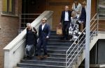 Assen 25 juli 2023
Rechtszaak Thijs Romer in de rechtbank van Assen Zijn moeder vader  Peter Romer en stiefmoeder kwamen met hem mee. Zijn advocaat is Wikke Monster