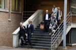 Assen 25 juli 2023
Rechtszaak Thijs Romer in de rechtbank van Assen Zijn moeder vader  Peter Romer en stiefmoeder kwamen met hem mee. Zijn advocaat is Wikke Monster