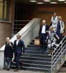Assen 25 juli 2023
Rechtszaak Thijs Romer in de rechtbank van Assen Zijn moeder vader  Peter Romer en stiefmoeder kwamen met hem mee. Zijn advocaat is Wikke Monster