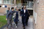 Assen 25 juli 2023
Rechtszaak Thijs Romer in de rechtbank van Assen Zijn moeder vader  Peter Romer en stiefmoeder kwamen met hem mee. Zijn advocaat is Wikke Monster