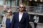 Assen 25 juli 2023
Rechtszaak Thijs Romer in de rechtbank van Assen Zijn moeder vader  Peter Romer en stiefmoeder kwamen met hem mee. Zijn advocaat is Wikke Monster