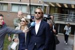 Assen 25 juli 2023
Rechtszaak Thijs Romer in de rechtbank van Assen Zijn moeder vader  Peter Romer en stiefmoeder kwamen met hem mee. Zijn advocaat is Wikke Monster