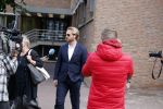 Assen 25 juli 2023
Rechtszaak Thijs Romer in de rechtbank van Assen Zijn moeder vader  Peter Romer en stiefmoeder kwamen met hem mee. Zijn advocaat is Wikke Monster