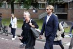 Assen 25 juli 2023
Rechtszaak Thijs Romer in de rechtbank van Assen Zijn moeder vader  Peter Romer en stiefmoeder kwamen met hem mee. Zijn advocaat is Wikke Monster