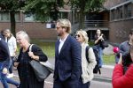 Assen 25 juli 2023
Rechtszaak Thijs Romer in de rechtbank van Assen Zijn moeder vader  Peter Romer en stiefmoeder kwamen met hem mee. Zijn advocaat is Wikke Monster
