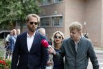 Assen 25 juli 2023
Rechtszaak Thijs Romer in de rechtbank van Assen Zijn moeder vader  Peter Romer en stiefmoeder kwamen met hem mee. Zijn advocaat is Wikke Monster