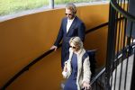 Assen 25 juli 2023
Rechtszaak Thijs Romer in de rechtbank van Assen Zijn moeder vader  Peter Romer en stiefmoeder kwamen met hem mee. Zijn advocaat is Wikke Monster
