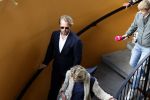 Assen 25 juli 2023
Rechtszaak Thijs Romer in de rechtbank van Assen Zijn moeder vader  Peter Romer en stiefmoeder kwamen met hem mee. Zijn advocaat is Wikke Monster