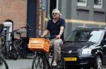 Amsterdam 24 juli 2023
Victor Reinier op zijn fiets in Amsterdam zuid.