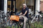 Amsterdam 24 juli 2023
Victor Reinier op zijn fiets in Amsterdam zuid.