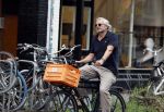 Amsterdam 24 juli 2023
Victor Reinier op zijn fiets in Amsterdam zuid.