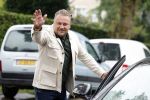 Prinsenbeek 31 juli 2023
Wesly Bronkhorst stapt in zijn auto . Wesly heeft momenteel een dikke nummer 1 hit met het liedje Amalia