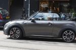 Amsterdam 15 augustus 2024
Caroline Tensen in sport outfit met haar mini cabrio in Amsterdam zuid.