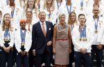Den Haag 13 augustus 2024
Alle medaillewinnaars bij de olympische spelen op bezoek bij Koning Willem Alexander en Koningin Maxima op huis ten Bosch . oa aanwezig Femke Bol Sifan hassan Harrie Lavreysen Sharon v Rouwendaal Worthy de Jong Marit Bouwmeester Roy v d Berg de Hockey heren de hockey dames en alle roeiers.