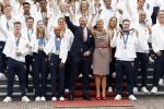 Den Haag 13 augustus 2024
Alle medaillewinnaars bij de olympische spelen op bezoek bij Koning Willem Alexander en Koningin Maxima op huis ten Bosch . oa aanwezig Femke Bol Sifan hassan Harrie Lavreysen Sharon v Rouwendaal Worthy de Jong Marit Bouwmeester Roy v d Berg de Hockey heren de hockey dames en alle roeiers.