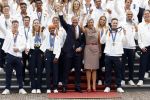 Den Haag 13 augustus 2024
Alle medaillewinnaars bij de olympische spelen op bezoek bij Koning Willem Alexander en Koningin Maxima op huis ten Bosch . oa aanwezig Femke Bol Sifan hassan Harrie Lavreysen Sharon v Rouwendaal Worthy de Jong Marit Bouwmeester Roy v d Berg de Hockey heren de hockey dames en alle roeiers.