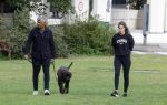 Amsterdam 23 augustus 2024
Frank Rijkaard en zijn vrouw Stephanie laten hun hond uit
