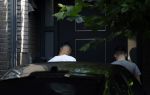 Amsterdam 6 augustus 2024
Geronimo Rulli  de keeper van Ajax heeft op deze dag gehoord dat hij verkocht wordt aan Olympic Marseille . Hij rijdt naar zijn huis