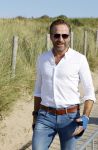 Scheveningen 27 augustus 2024
Afscheids feestje van Mark Rutte bij strandtent Culpepper. Hugo de Jonge met hand in gips