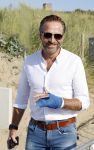 Scheveningen 27 augustus 2024
Afscheids feestje van Mark Rutte bij strandtent Culpepper. Hugo de Jonge met hand in gips