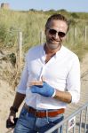 Scheveningen 27 augustus 2024
Afscheids feestje van Mark Rutte bij strandtent Culpepper. Hugo de Jonge met hand in gips