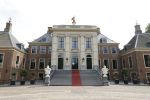Den Haag 13 augustus 2024
Alle medaillewinnaars bij de olympische spelen op bezoek bij Koning Willem Alexander en Koningin Maxima op huis ten Bosch . oa aanwezig Femke Bol Sifan hassan Harrie Lavreysen Sharon v Rouwendaal Worthy de Jong Marit Bouwmeester Roy v d Berg de Hockey heren de hockey dames en alle roeiers.