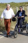 Scheveningen 27 augustus 2024
Afscheids feestje van Mark Rutte bij strandtent Culpepper. Jetta Klijnsma met man