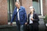 Amsterdam 22 augustus 2024
Joop Oonk met zijn vrouw op straat in Amsterdam.
