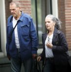 Amsterdam 22 augustus 2024
Joop Oonk met zijn vrouw op straat in Amsterdam.