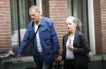 Amsterdam 22 augustus 2024
Joop Oonk met zijn vrouw op straat in Amsterdam.