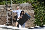 Amsterdam 11 augustus 2024
Jort Kelder en (een) vriendin op zijn sloep op de grachten van Amsterdam op mooie zonnige zondagmiddag . Ze varen naar zijn huis / appartement in omgeving Artis.