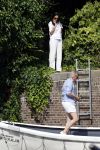 Amsterdam 11 augustus 2024
Jort Kelder en (een) vriendin op zijn sloep op de grachten van Amsterdam op mooie zonnige zondagmiddag . Ze varen naar zijn huis / appartement in omgeving Artis.