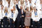 Den Haag 13 augustus 2024
Alle medaillewinnaars bij de olympische spelen op bezoek bij Koning Willem Alexander en Koningin Maxima op huis ten Bosch . oa aanwezig Femke Bol Sifan hassan Harrie Lavreysen Sharon v Rouwendaal Worthy de Jong Marit Bouwmeester Roy v d Berg de Hockey heren de hockey dames en alle roeiers.