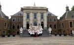 Den Haag 13 augustus 2024
Alle medaillewinnaars bij de olympische spelen op bezoek bij Koning Willem Alexander en Koningin Maxima op huis ten Bosch . oa aanwezig Femke Bol Sifan hassan Harrie Lavreysen Sharon v Rouwendaal Worthy de Jong Marit Bouwmeester Roy v d Berg de Hockey heren de hockey dames en alle roeiers.