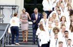 Den Haag 13 augustus 2024
Alle medaillewinnaars bij de olympische spelen op bezoek bij Koning Willem Alexander en Koningin Maxima op huis ten Bosch . oa aanwezig Femke Bol Sifan hassan Harrie Lavreysen Sharon v Rouwendaal Worthy de Jong Marit Bouwmeester Roy v d Berg de Hockey heren de hockey dames en alle roeiers.