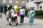 Helmond 30 augustus 2024
Mark Gillis wordt uit het ziekenhuis ontslagen waar hij ruim 9 weken heeft gelegen . Zijn vader Peter Gillis Wendy v Hout en broer Ruud Gillis en zus Inge Gillis halen hem op.