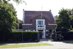 Noordwijkerhout 30 augustus 2024
Maxime Meiland heeft zonnepanelen op haar huis laten leggen om een beter Energielabel te krijgen.
Het huis van Maxime staat te koop.