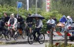 Amsterdam augustus 2024
Prinses Amalia heeft haar ontgroeningsweek in Amsterdam . Ze slapen in het Frans Otten Stadion met alle medestudenten . Ze gaan met fiets de stad in . Het regent meerdere dagen . Ook gaan ze varen  met een sloep  op de Amstel.