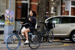 Amsterdam 27 juli 2020
Paula v Oest op de fiets in Amsterdam zuid