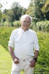 Loosdrecht 30 juli 2024
Peter Koelewijn bij zijn huis in Loosdrecht.