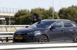 Schiphol 10 augustus 2024
Politie agent met een laser pistool boven op de brug bij Schiphol.