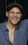 Molenaarsgraaf 26 augustus 2024
Presntatie cast Shrek met oa Rene v Kooten Linda Verstraten Qshans Thode en Darren v d Lek . Michael v Hoorne is de producent