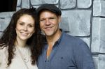 Molenaarsgraaf 26 augustus 2024
Presntatie cast Shrek met oa Rene v Kooten Linda Verstraten Qshans Thode en Darren v d Lek . Michael v Hoorne is de producent