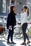 Amsterdam 29 september en 1 oktober 2015
De zwangere vrouw van Arie Boomsma, Romy Houwer  met haar zus Ruby Houwer (Beide dochters van Rob Houwer) in Amsterdam.