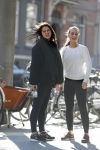 Amsterdam 29 september en 1 oktober 2015
De zwangere vrouw van Arie Boomsma, Romy Houwer  met haar zus Ruby Houwer (Beide dochters van Rob Houwer) in Amsterdam.