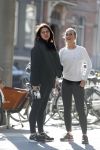 Amsterdam 29 september en 1 oktober 2015
De zwangere vrouw van Arie Boomsma, Romy Houwer  met haar zus Ruby Houwer (Beide dochters van Rob Houwer) in Amsterdam.