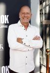 Amsterdam 9augustus 2024
Premiere show Hans Klok in Carre . Ron Boszhard met zoon