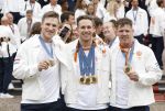 Den Haag 13 augustus 2024
Alle medaillewinnaars bij de olympische spelen op bezoek bij Koning Willem Alexander en Koningin Maxima op huis ten Bosch . oa aanwezig Femke Bol Sifan hassan Harrie Lavreysen Sharon v Rouwendaal Worthy de Jong Marit Bouwmeester Roy v d Berg de Hockey heren de hockey dames en alle roeiers. Roy v d Berg Jeffrey Hoogland en Harrie Lavreysen